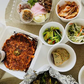 Lunch Bulgogi and Kimchi Jjigae
