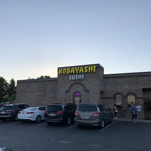 the outside of the restaurant