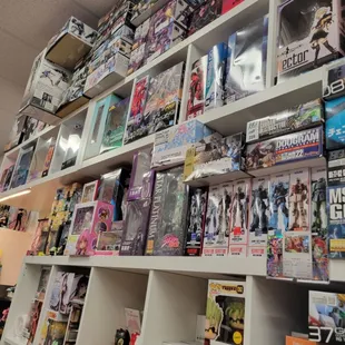 Gundam, Nendoriod, Hello Kitty, Funko Pop, Fortune Cats, Hatusne Miku, Jujutsu Kaisen, Chainsaw Man, Evangelion