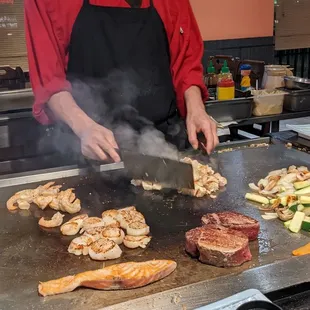 Chef, comedian, magician, scholar Making a meal for 5