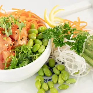 SPICY SALMON POKE BOWL