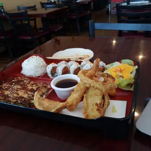 Dinner bento - chicken teriyaki and spicy tuna roll