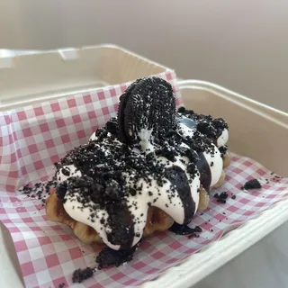 Oreo Cookie N Cream Croffle