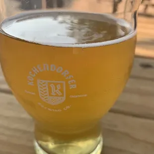 First time here! The ladies treated me like they knew my family forever. Good cold beer relax and enjoyable for the kids. It's great place