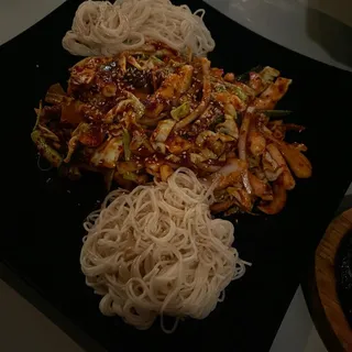 Spicy Stir-Fried Squid and Noodles