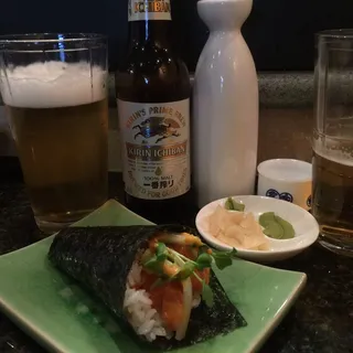 Spicy Salmon Hand Roll