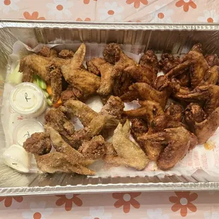 food, chicken wings, chicken, poultry, fried chicken wings, chicken wings and fried chicken, fried chicken, bbq wings, bbq chicken