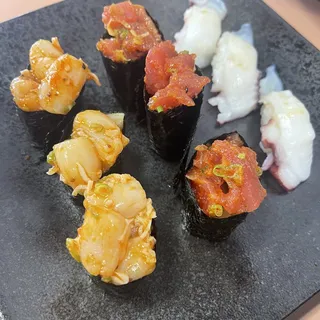 Spicy Scallop Roll