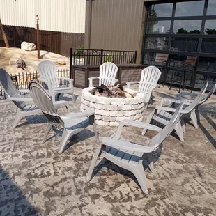 They have a fire pit you can sit around