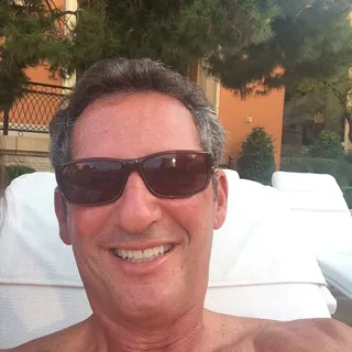Willy L.