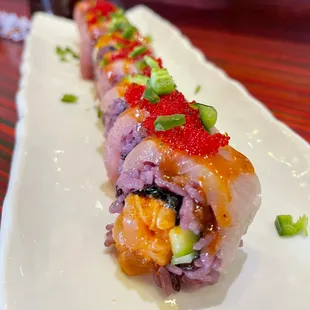 Havana Roll (spicy yellowtail, avocado, cucumber, mango, jalapeno and their Habanero Sauce)