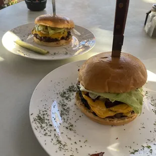 Kohelers burger &amp; cheeseburger