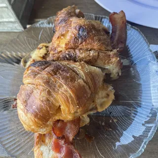 Q-Croissant III Sandwich