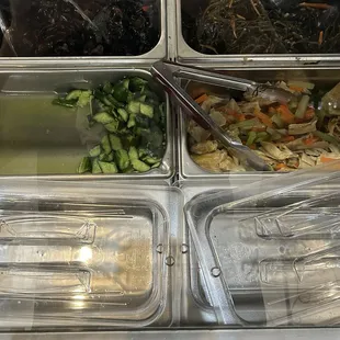 Another 4 appetizers. The left bottom one is smashed cucumber I ordered