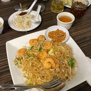 Shrimp and Pork Student Stir-Fried Noodles