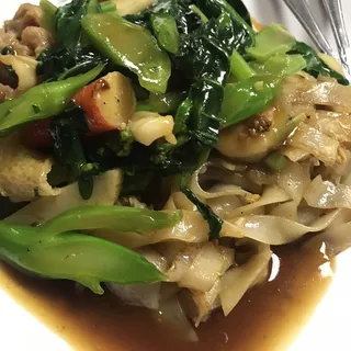 23. Seafood Flat Rice Noodle (MeeKatang)