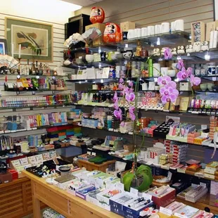 Over 25 different Japanese incense companies here.