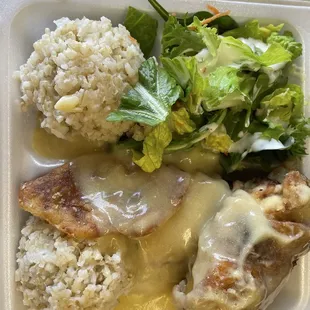 Baked chicken with gravy, brown rice, tossed salad with ranch
