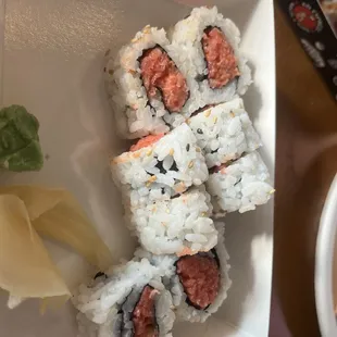 Spicy tuna roll