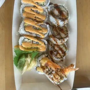 Spicy California roll &amp; shrimp roll