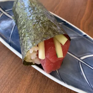 Bluefin tuna handroll