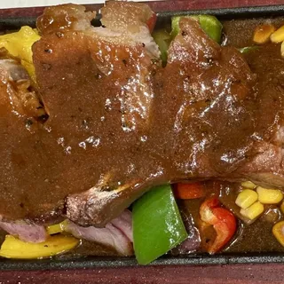 Sizzling Pork w/ Black Pepper Sauce
