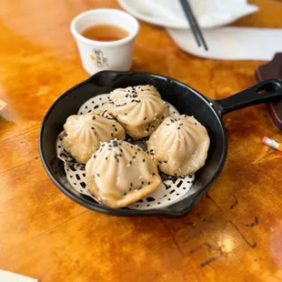 816. Pan Seared Juicy Pork Dumplings