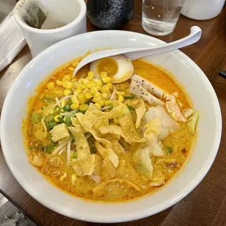 R9.Chicken Yellow Curry Ramen