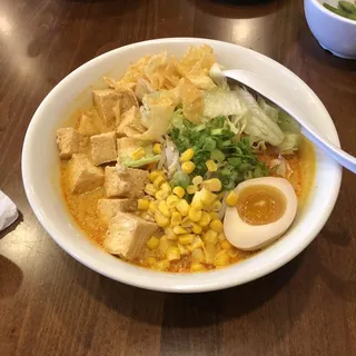 R9.Tofu Yellow Curry Ramen