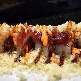Sumo: spicy white tuna, crunch; salmon, spicy tuna