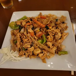 Drunken noodles with chicken.