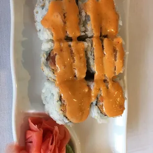 Spicy salmon roll