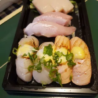 2 Pieces Torched Salmon with Mayo