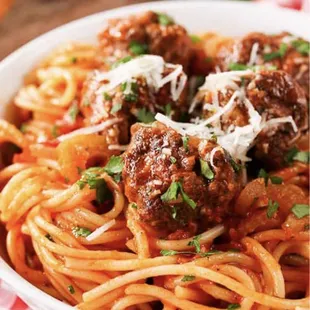 Spaghetti and meatballs