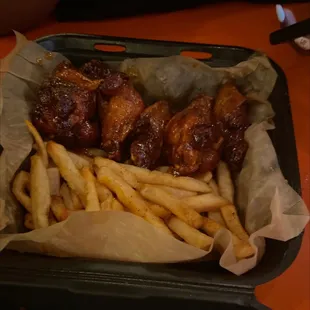 chicken wings and fried chicken, food