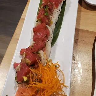 Yummy geisha roll...very fresh!