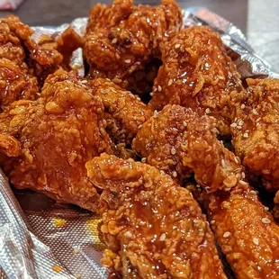 chicken wings and fried chicken, fried chicken wings, chicken, food, bbq wings, chicken wings, fried chicken, bbq chicken, poultry