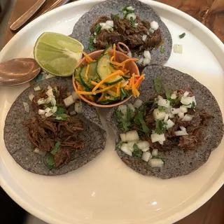 TACOS DE COSTILLA CARGADA