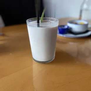 Arctic white with chocolate