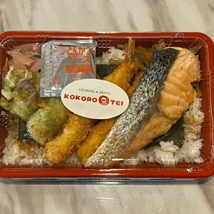 Nori shrimp salmon deluxe bento (covered)