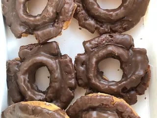 Grand Donuts