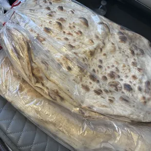 Taftoon bread? I think that&apos;s the name