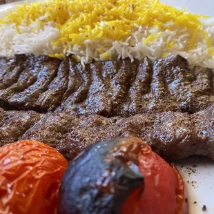 Barg next to the rice, koobideh next to the tomato