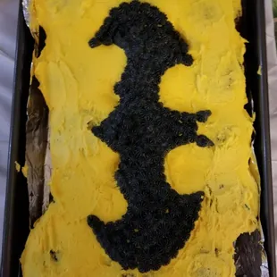 Batman theme cupcake cake