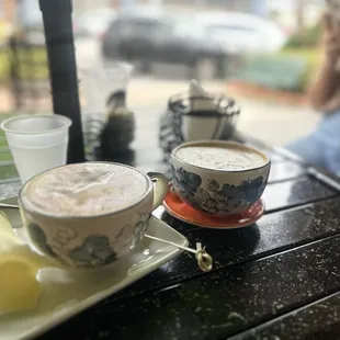 Chocolate con queso and sugar-free caramel latte