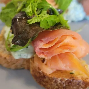 Smoked salmon toast