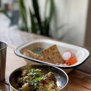 MARINATED OLIVES / ZEITOUN PARVARDEH