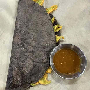 Quesadilla de flor de calabaza.