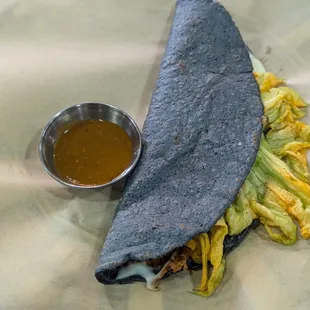 flor de calabaza quesadilla