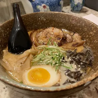 RA2. Tonkotsu Black Ramen